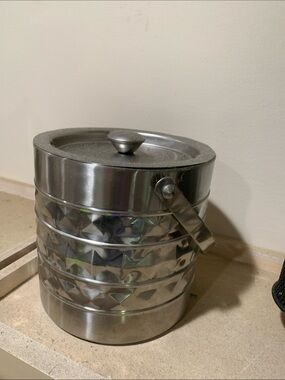 Stainless Steel Ice Bucket with Handle and Lid - Silver